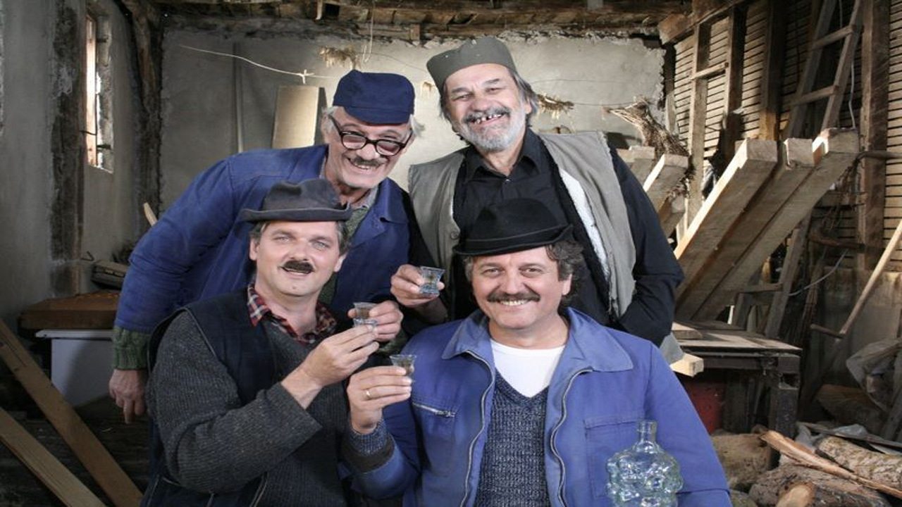 Selo gori, a baba se češlja